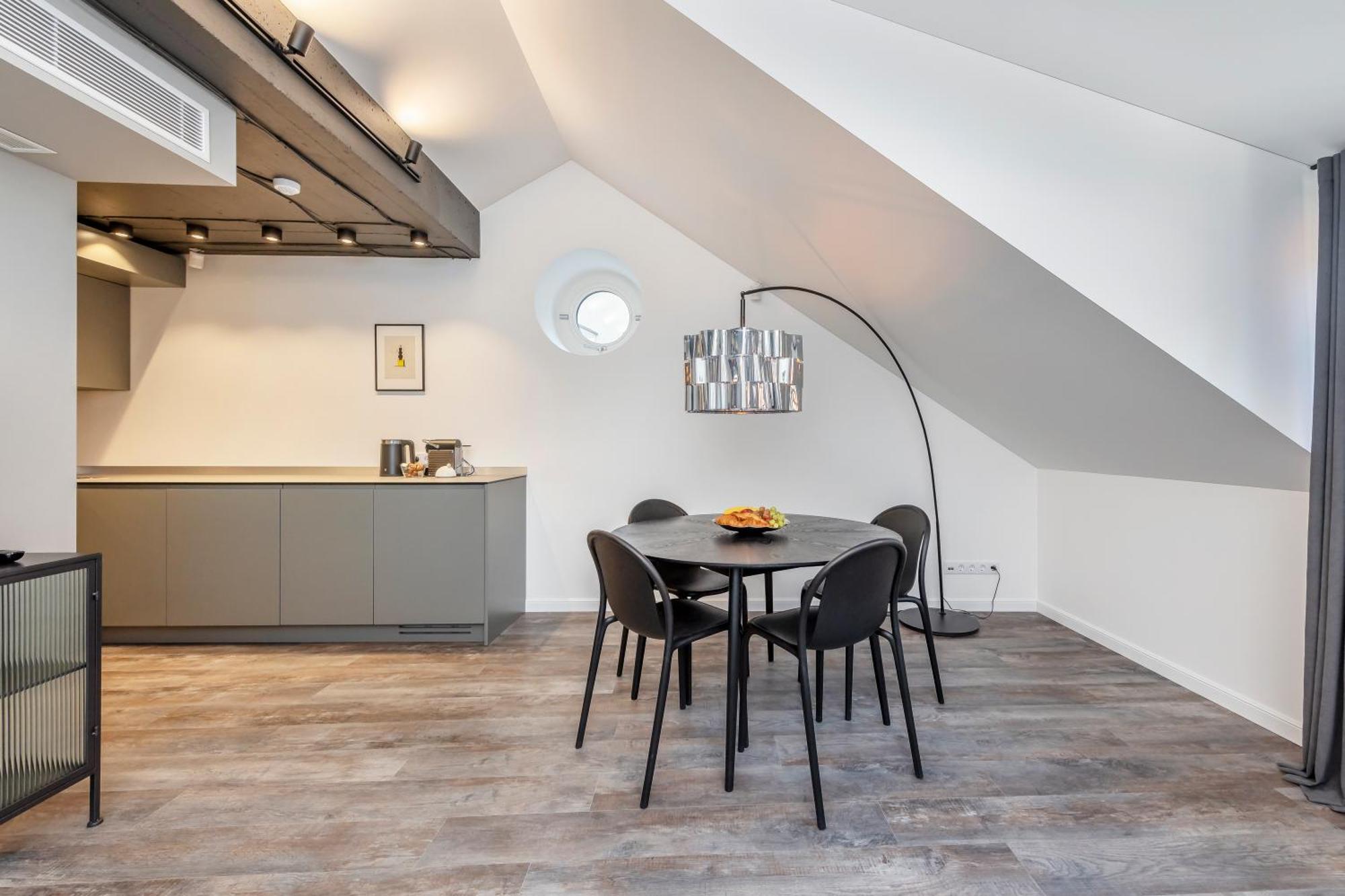 Artsy Exclusive Old Town Residence Gallery Walk Vilnius Ruang foto